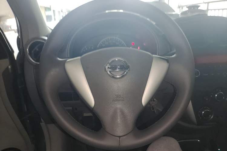 Used Nissan Sunny 2015 1.5XE Manual Comfort Edition Steering Wheel
