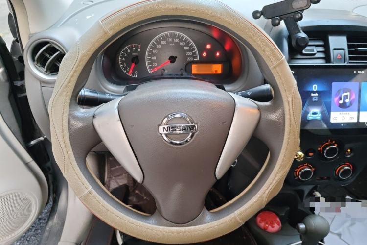 Used Nissan Sunny 2015 1.5XE CVT Comfort Edition Steering Wheel