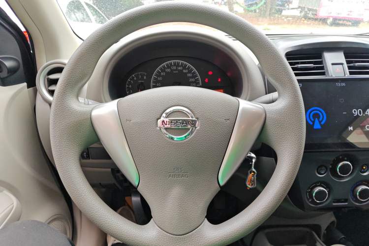 Used Nissan Sunny 2015 1.5XE CVT Comfort Edition Steering Wheel
