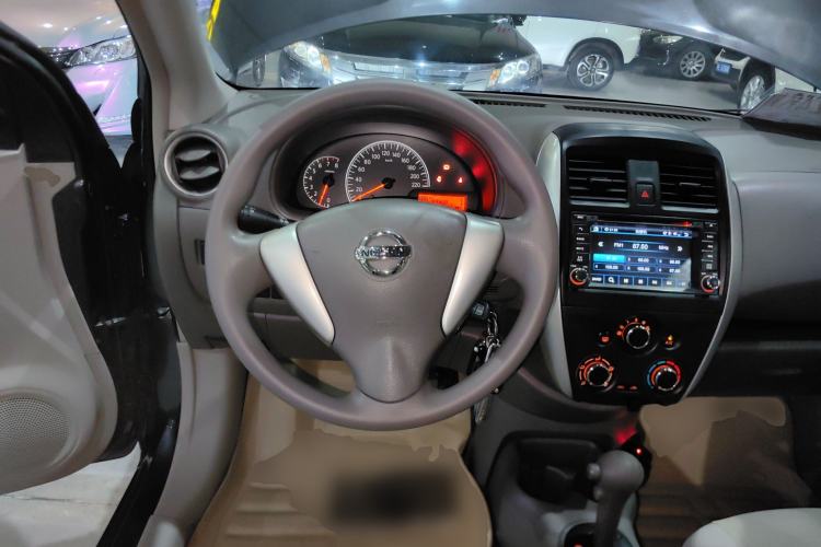Used Nissan Sunny 2015 1.5XE CVT Comfort Edition Steering Wheel