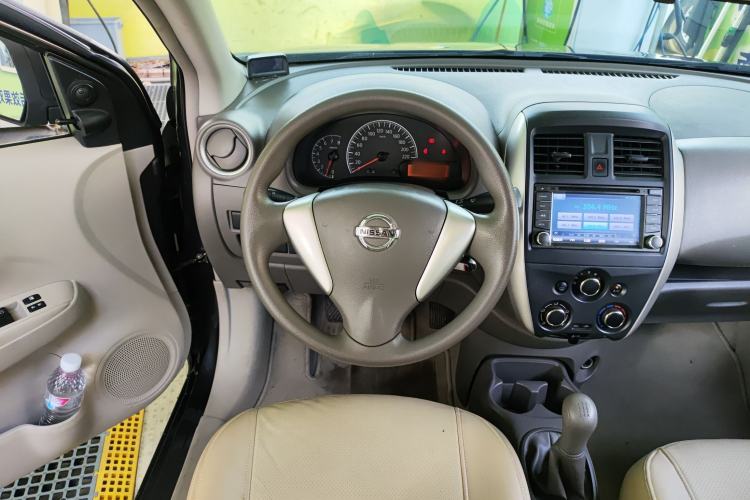 Used Nissan Sunny 2015 1.5XE Manual Comfort Edition Steering Wheel