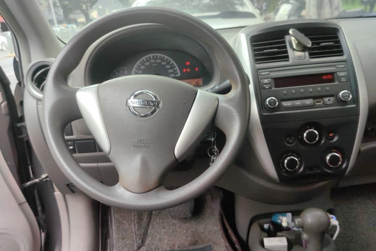 Used Nissan Sunny 2015 1.5XE CVT Comfort Edition Steering Wheel