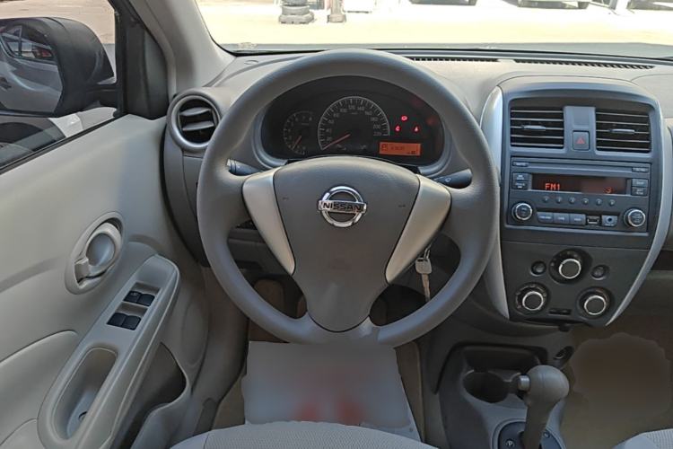 Used Nissan Sunny 2015 1.5XE CVT Elite Edition Steering Wheel