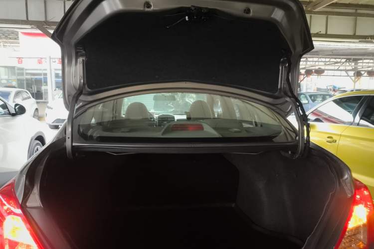 Used Nissan Sunny 2015 1.5XE CVT Master Edition Trunk