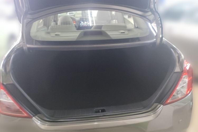 Used Nissan Sunny 2015 1.5XE CVT Master Edition Trunk