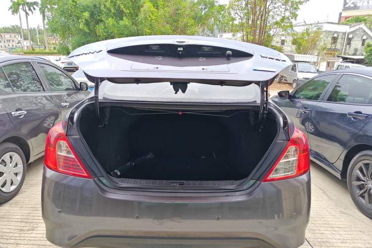 Used Nissan Sunny 2015 1.5XE CVT Comfort Edition Trunk