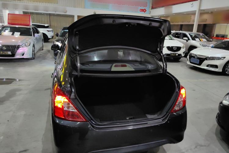 Used Nissan Sunny 2015 1.5XE CVT Comfort Edition Trunk