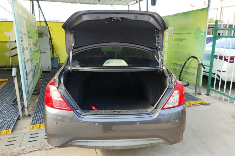 Used Nissan Sunny 2015 1.5XE Manual Comfort Edition Trunk