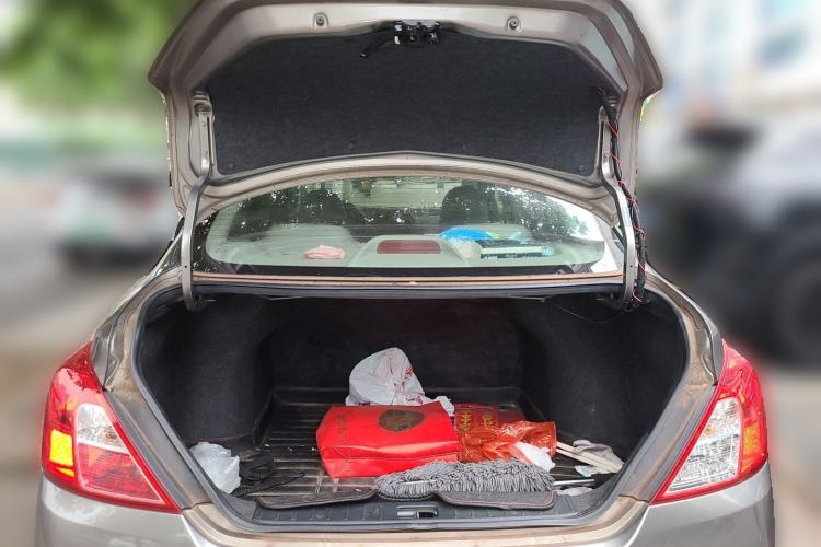 Used Nissan Sunny 2015 1.5XE Manual Comfort Edition Trunk
