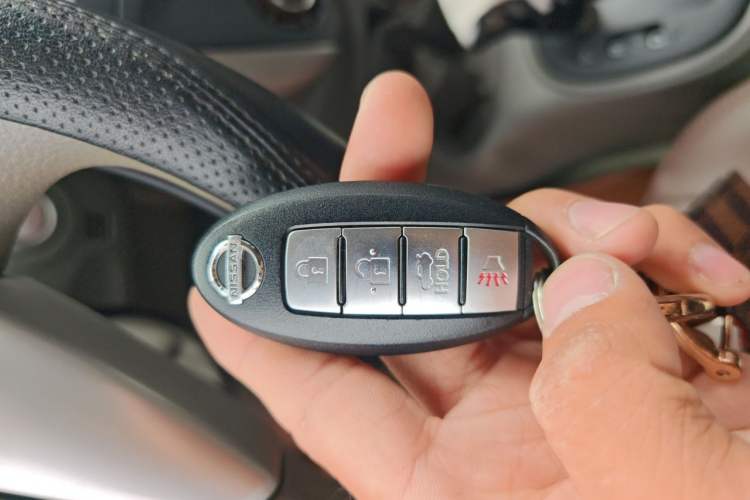 Used Nissan Sunny 2015 1.5XE CVT Master Edition Vehicle Key