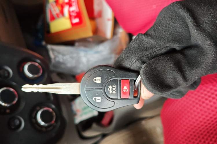 Used Nissan Sunny 2015 1.5XE Manual Comfort Edition Vehicle Key