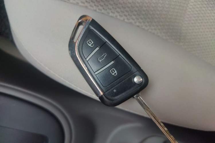Used Nissan Sunny 2015 1.5XE CVT Comfort Edition Vehicle Key