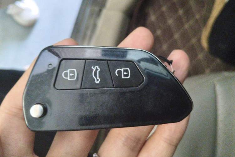 Used Nissan Sunny 2015 1.5XE CVT Comfort Edition Vehicle Key