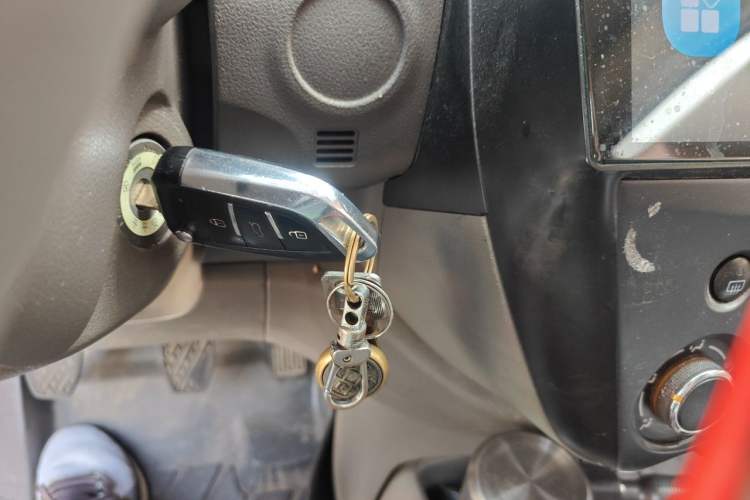 Used Nissan Sunny 2015 1.5XE Manual Comfort Edition Vehicle Key
