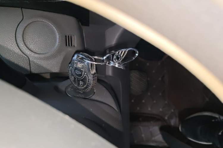 Used Nissan Sunny 2015 1.5XE CVT Comfort Edition Vehicle Key