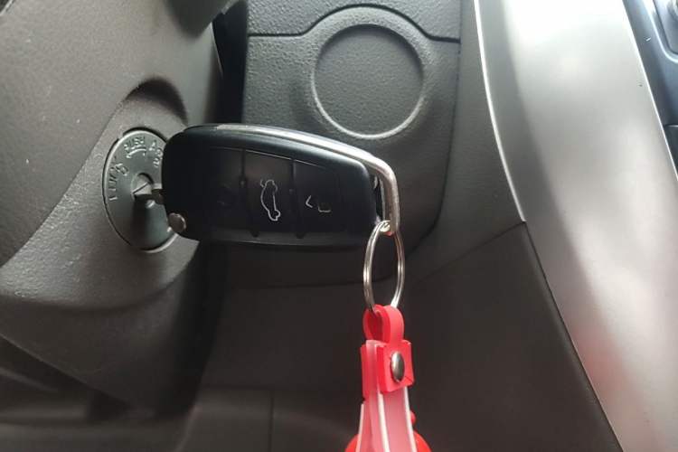 Used Nissan Sunny 2015 1.5XE Manual Comfort Edition Vehicle Key