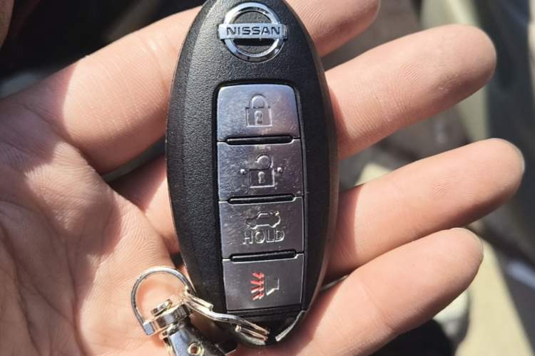 Used Nissan Sunny 2015 1.5XE CVT Master Edition Vehicle Key
