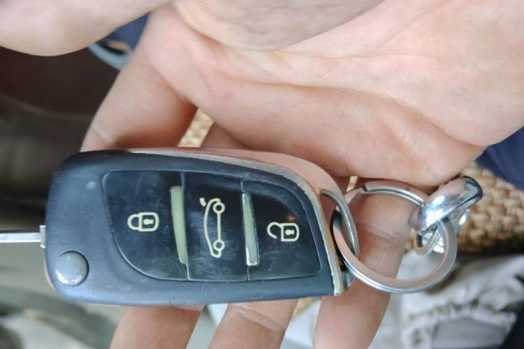 Used Nissan Sunny 2015 1.5XE Manual Comfort Edition Vehicle Key