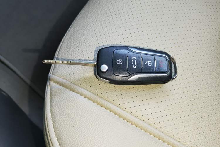 Used Nissan Sunny 2015 1.5XE Manual Comfort Edition Vehicle Key