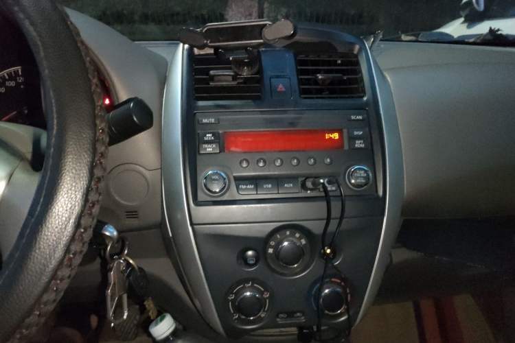 Used Nissan Sunny 2015 1.5XE Manual Comfort Edition Audio And AC Panel