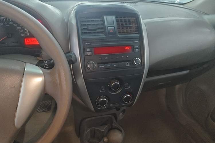 Used Nissan Sunny 2015 1.5XE CVT Comfort Edition Audio And AC Panel