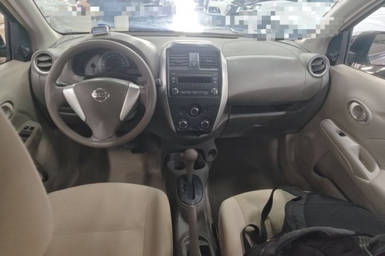Used Nissan Sunny 2015 1.5XE CVT Comfort Edition Center Console
