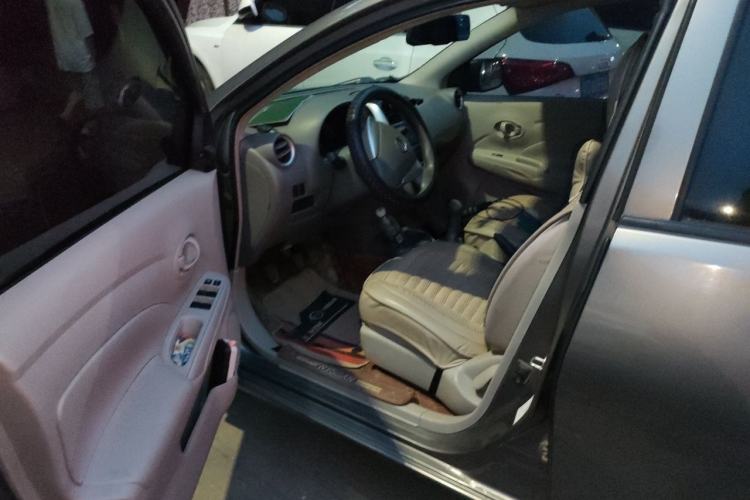 Used Nissan Sunny 2015 1.5XE Manual Comfort Edition Driver Seat