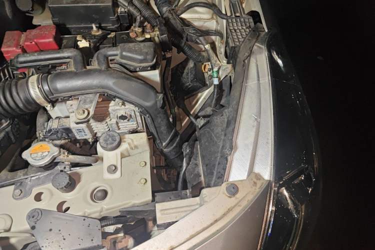 Used Nissan Sunny 2015 1.5XE CVT Comfort Edition Engine Bay Left