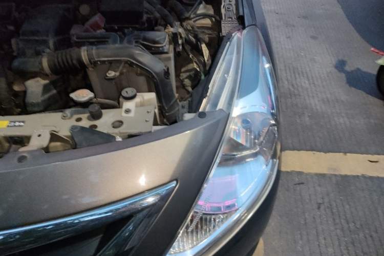 Used Nissan Sunny 2015 1.5XE Manual Comfort Edition Engine Bay Left