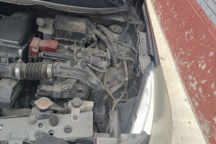 Used Nissan Sunny 2015 1.5XE CVT Master Edition Engine Bay Left