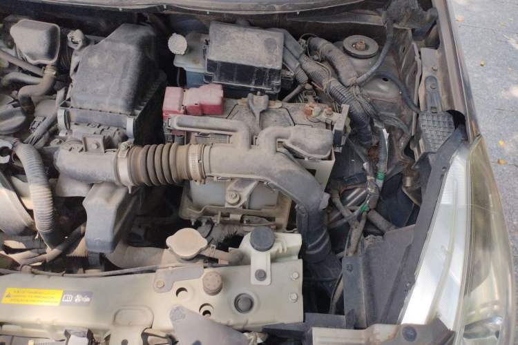Used Nissan Sunny 2015 1.5XE Manual Comfort Edition Engine Bay Left