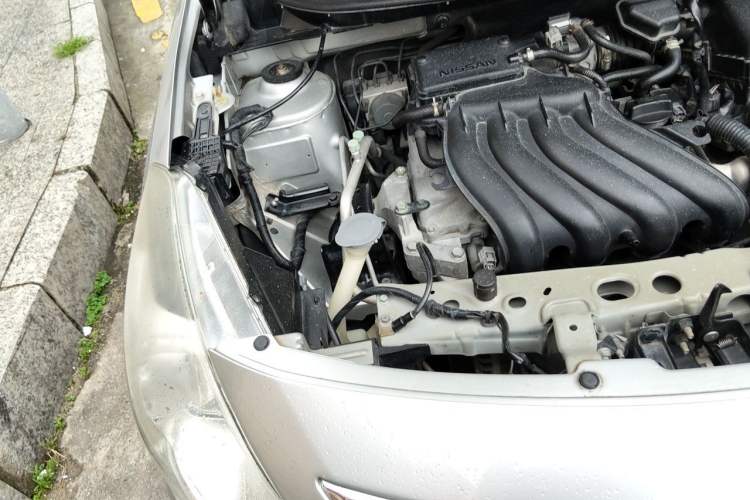 Used Nissan Sunny 2015 1.5XE Manual Comfort Edition Engine Bay Right