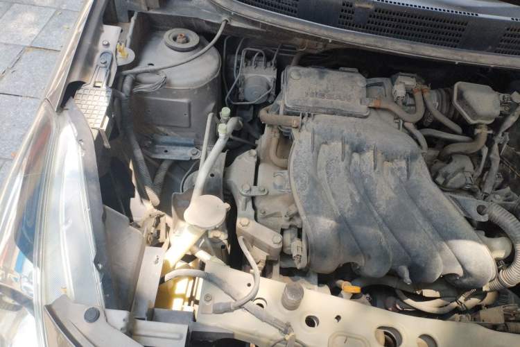 Used Nissan Sunny 2015 1.5XE Manual Comfort Edition Engine Bay Right