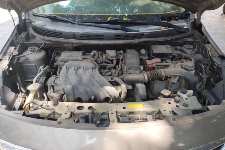 Used Nissan Sunny 2015 1.5XE Manual Comfort Edition Engine Bay