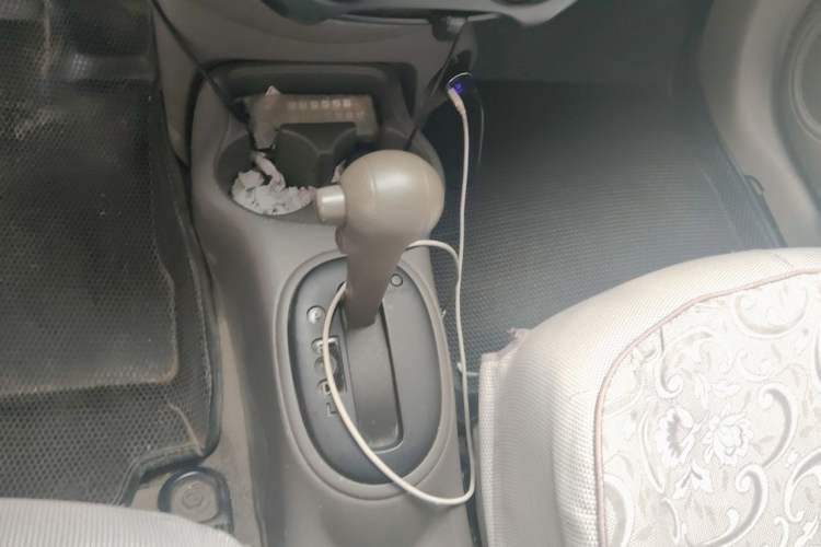 Used Nissan Sunny 2015 1.5XE CVT Master Edition Gear Lever