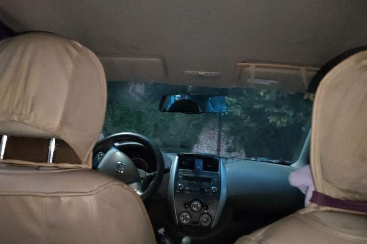 Used Nissan Sunny 2015 1.5XE Manual Comfort Edition Headliner