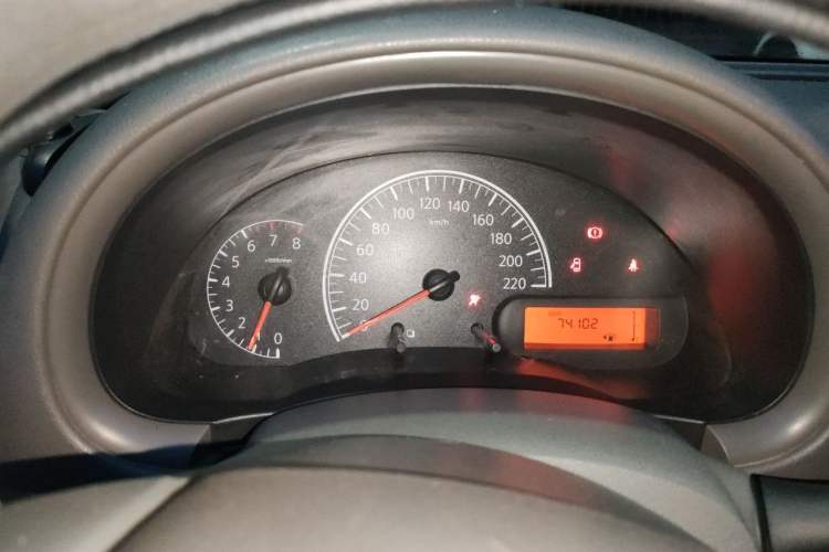 Used Nissan Sunny 2015 1.5XE Manual Comfort Edition Instrument Cluster