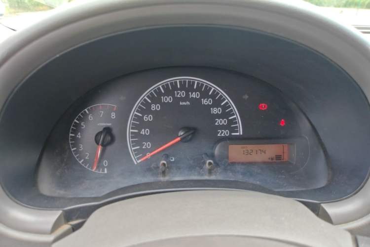 Used Nissan Sunny 2015 1.5XE Manual Comfort Edition Instrument Cluster