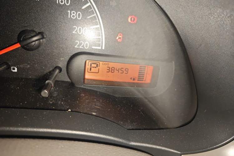 Used Nissan Sunny 2015 1.5XE CVT Comfort Edition Odometer Close Up