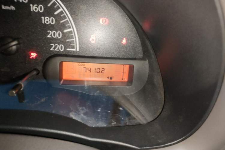 Used Nissan Sunny 2015 1.5XE Manual Comfort Edition Odometer Close Up