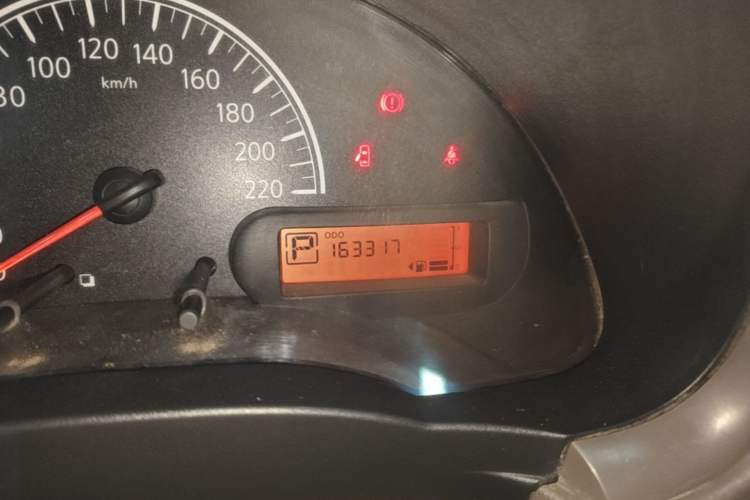 Used Nissan Sunny 2015 1.5XE CVT Comfort Edition Odometer Close Up