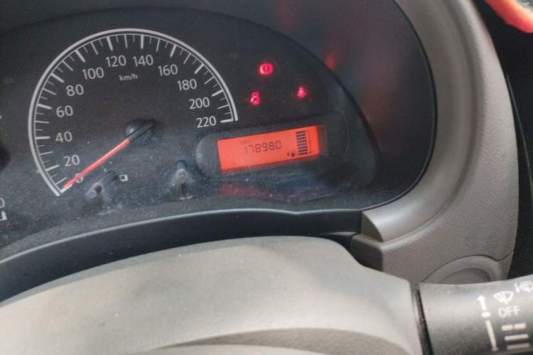 Used Nissan Sunny 2015 1.5XE Manual Comfort Edition Odometer Close Up