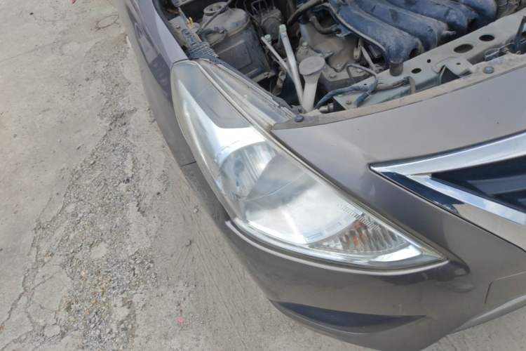 Used Nissan Sunny 2015 1.5XE Manual Comfort Edition Right Front Headlight