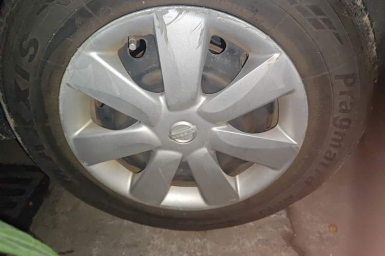 Used Nissan Sunny 2015 1.5XE CVT Comfort Edition Right Front Wheel Hub