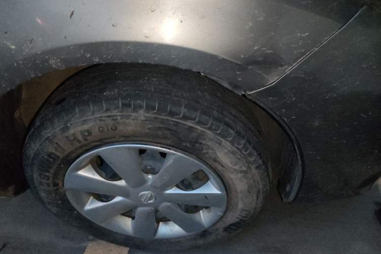 Used Nissan Sunny 2015 1.5XE Manual Comfort Edition Right Front Wheel Hub