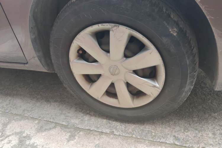 Used Nissan Sunny 2015 1.5XE CVT Master Edition Right Front Wheel Hub