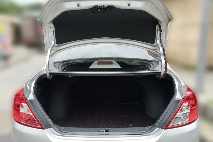 Used Nissan Sunny 2015 1.5XE Manual Comfort Edition Trunk