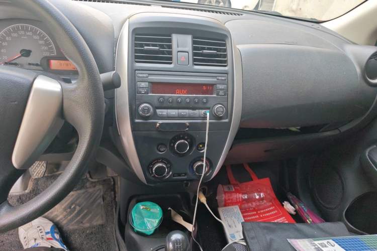 Used Nissan Sunny 2015 1.5XE Manual Master Edition Audio And AC Panel