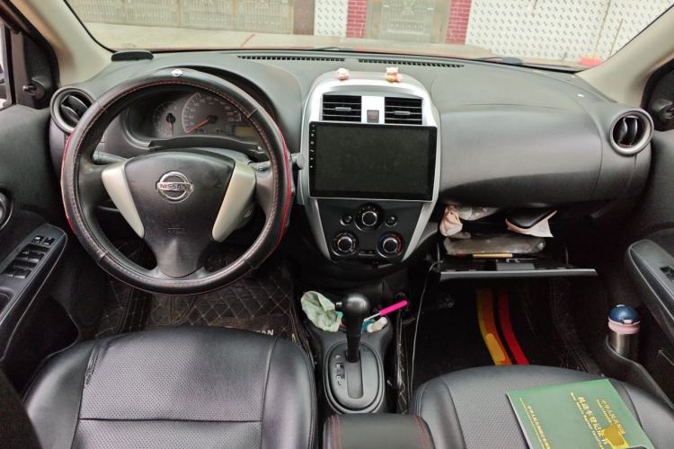 Used Nissan Sunny 2015 1.5XE CVT Comfort Edition Center Console