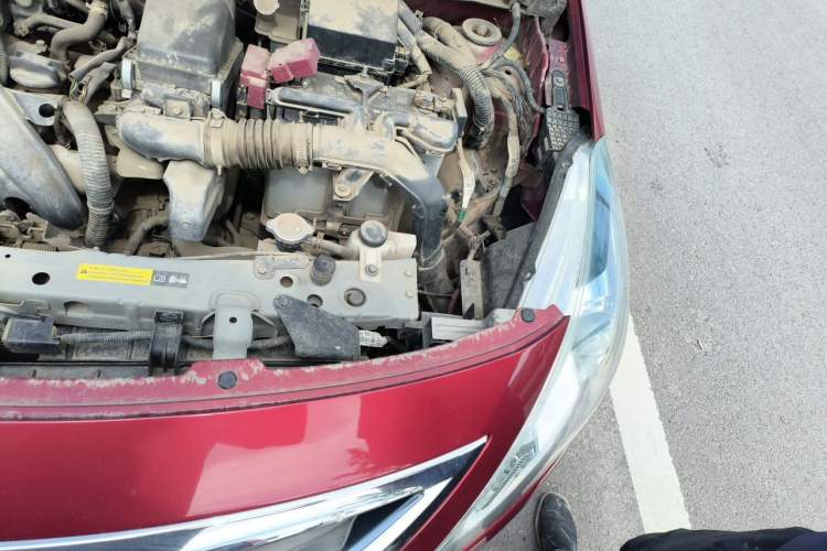 Used Nissan Sunny 2015 1.5XE Manual Comfort Edition Engine Bay Left
